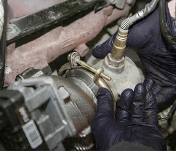 Land-Rover-2.2-Diesel-Engine-Turbo-Failure-&-Oil-Seal-Repair-3