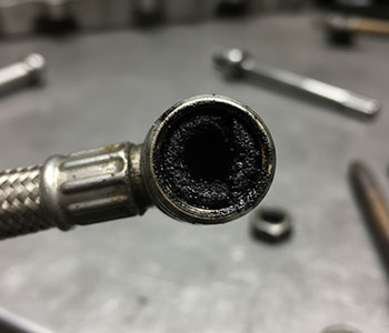 Resolving-Turbocharger-Failure-Caused-by-a-Blocked-Oil-Feed-Line-in-a-Land-Rover-2.7L-TDV6-Engine-4